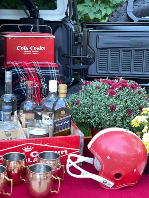 Pep Rally Food Ideas, Copper Mule Mugs, Tailgate Decorations, Tailgate Bar, Tailgate Ideas, College Tailgate, Retro Picnic, College Tailgating, College Football Games