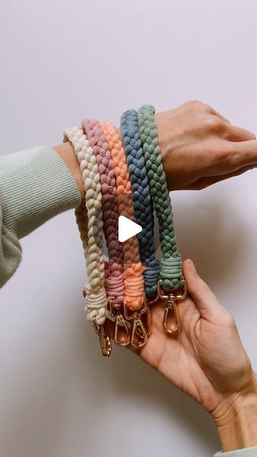 Wristlet Tutorial, Macrame Gifts, Macrame Wristlet, Braided Macrame, Braid Tutorial, Macrame Tutorial, Macrame Diy, Ornaments Diy, Handmade Shop