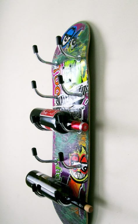 Skateboard Room, Skateboard Furniture, Skateboard Decor, Bar Deco, Skateboard Design, Diy Wine Rack, Skateboard Art, Diy Wine, Room Ideas Bedroom