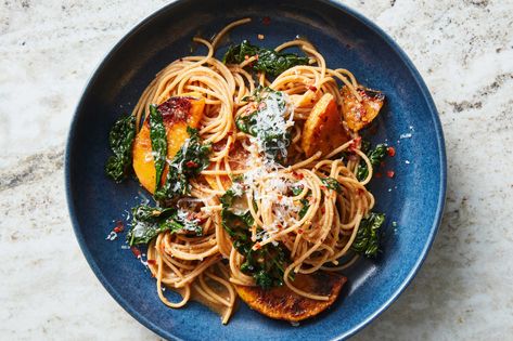 This pantry pasta turns cold-weather basics — pasta, squash, kale and butter — into something luxurious and deeply flavored thanks to garam masala, the warming spice mix used in many South Asian dishes like kebabs and curries But since this is a pantry pasta, you can substitute freely: Consider another nutty spice or two, like five spice, turmeric with chile powder, or cinnamon with crushed fennel seeds Whole-wheat pasta stands up to the squash and spiced browned butter, but regular pasta will Pasta With Butternut Squash, Butternut Squash Kale, Swiss Chard Recipes, Chard Recipes, Whole Wheat Spaghetti, Butternut Squash Pasta, Whole Wheat Pasta, Swiss Chard, Butter Recipe