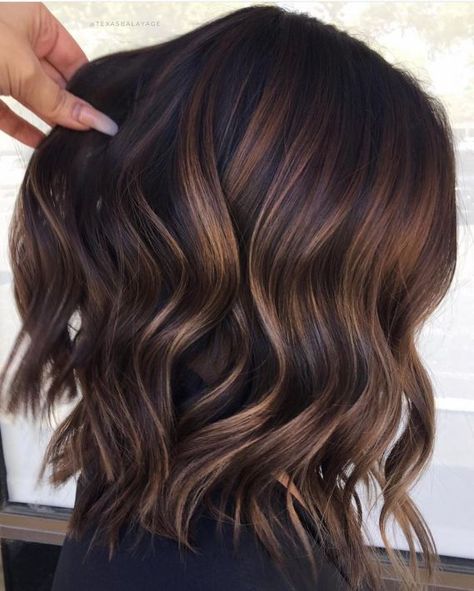 Dark Brown Hair Color with Babylights Hair Colour Ideas For Brunettes, Hair Colour Ideas, Cinnamon Hair, Rambut Brunette, Brunette Ombre, Fall Winter Hair Color, Dark Brunette Hair, Brunette Balayage, Dark Hair With Highlights