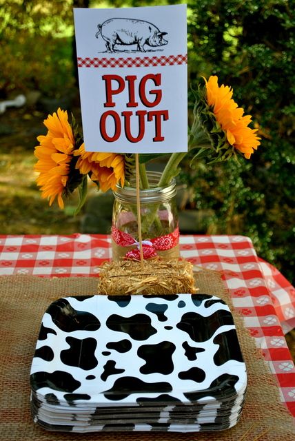 Farm Animals / Birthday "Barnyard Bash" | Catch My Party Barnyard Bash, Barnyard Birthday Party, Farm Theme Birthday, Farm Animal Party, Farm Animals Birthday Party, Farm Themed Birthday Party, Cowgirl Birthday Party, Barnyard Party, Cow Birthday