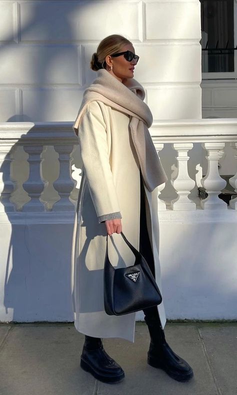 Rosie Huntington-Whiteley was seen in a White Hunter Coat from Anine Bing ($699), a Beige Rennes Double Cashmere Shell Sweater from Totême, Detroit Vanessa High Rise Straight Jean from Khaite ($340), Black Edge Cl Cat Eye Sunglasses from Celine ($405) and Black Leather Ankle Boots from The Row ($1,290). To shop this look or buy this outfit on a budget, click the theninesfashion.com link. #RosieHuntington-Whiteley #AnineBing #Totême #Khaite #Celine #TheRow Rosie Huntington Whiteley Style, Rosie Hw, Fierce Fashion, Rosie Huntington, Huntington Whiteley, Rosie Huntington Whiteley, White Coat, Winter Looks, Fall Winter Outfits