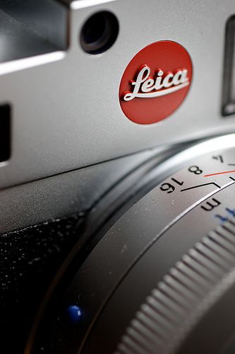 Leica...want! Leica Photography, Vintage Automobiles, Camera World, Photo Gear, Camera Obscura, Amazing Technology, Old Cameras, Leica M, Leica Camera