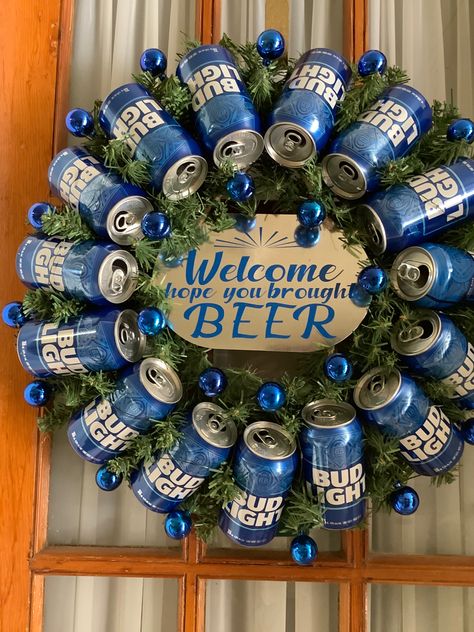 Beer Can Lights Diy, Beer Can Wreath Diy, Beer Can Christmas Tree Diy, Beer Can Christmas Ornaments, Beer Can Crafts Ideas, Man Cave Christmas Decor, Beer Can Decor, Brewery Christmas Decorations, Christmas Pub Decorations