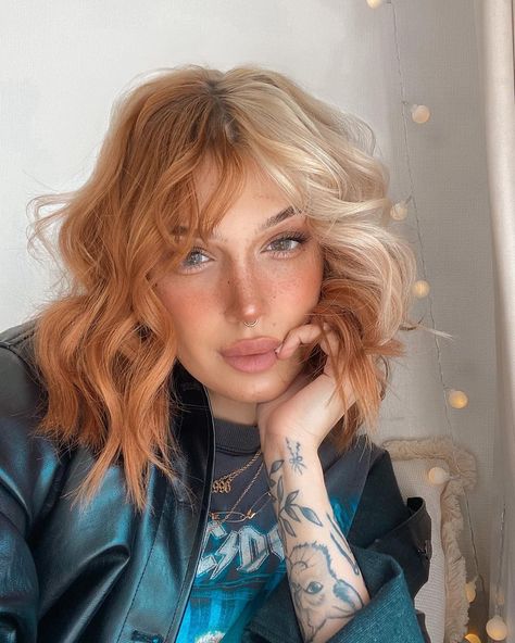 Mae ���🐉 メイ on Instagram: “a ~*natural*~ look + new bangs 🦋” Red And Blonde Split Dye, Orange To Blonde Hair, Half And Half Hair, Split Dyed Hair, Red Blonde Hair, Long Hai, Dyed Red Hair, Dyed Blonde Hair, Split Hair