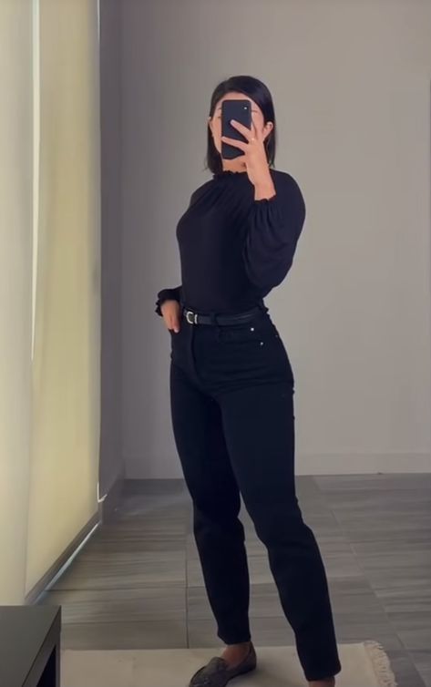 Black Receptionist Outfit, All Black Receptionist Outfit, All Black Waitress Outfit Casual, Server Outfit Restaurant All Black, Black Retail Outfit, Black Server Outfit, Black Jeans Interview Outfit, Business Casual All Black Outfits, All Black Waitress Outfit