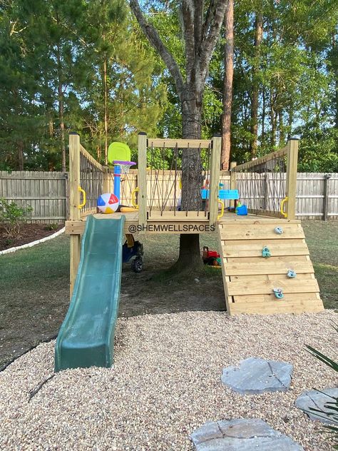 Garden Scapes, Backyard Play Spaces, Kid Friendly Backyard, Kids Yard, Play Area Backyard, Backyard Kids Play Area, Tree Fort, Diy Playground, Kids Outdoor Play