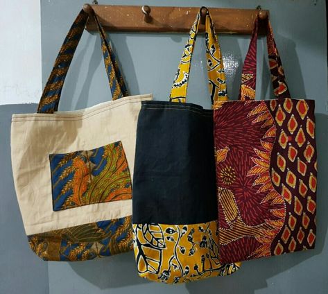 Batik Bags Ideas, Tote Bag Batik, Women's Day Photo, Batik Bag, Batik Fashion, International Women's Day, Batik Prints, Bag Ideas, Self Made