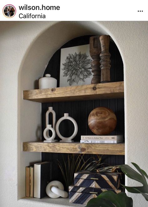 Decorating A Niche In A Wall, Niche Ideas Living Room, Wall Niche Ideas Living Room, Wall Niche Ideas, Foyer Wall Decor, Shelf Decor Living Room, Wall Niche, Decorating Shelves, Bookshelf Decor