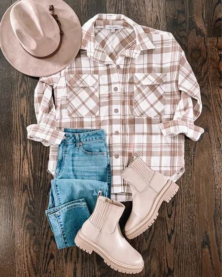 Flannel Shacket Outfit, Shacket Outfit Ideas, Ankle Boots Outfit Fall, Shacket Outfit, Flannel Shacket, Boots Outfit Ankle, Flannel Outfits, Boots Outfits, Jeans Outfits