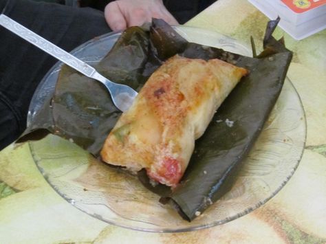 Freshly steamed nacatamal Honduran Tamales Recipe, Pupusas Recipe, Honduras Recipes, Nicaragua Food, Nicaraguan Food, Honduran Recipes, Mexican Tamales, Tamale Recipe, Meat And Vegetables