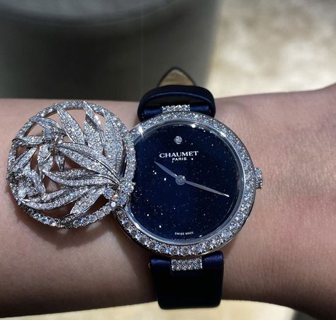 Chaumet Aesthetic, Chaumet Watch, Watch Luxury, Chaumet Jewelry, Diamond Aesthetic, Most Expensive Jewelry, Blue Diamond Jewelry, Fancy Jewellery Designs, Wrist Jewelry