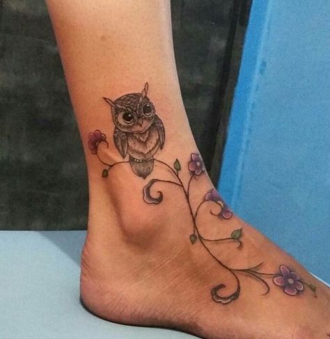 Flying Owl Tattoo, Owl Tat, Ankle Tattoo For Girl, Cute Owl Tattoo, Race Walking, Owl Tattoo Design, Vine Tattoos, Cat Tattoos, Inspiration Tattoos