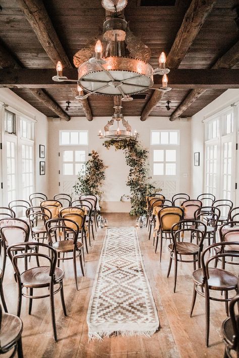 Wedding Ceremony Decorations Indoor, Lavender Farm Wedding, Boho Wedding Ceremony, Fall Wedding Color Schemes, Rustic Wedding Ceremony, Indoor Wedding Ceremonies, Southwest Wedding, Indoor Ceremony, Fall Wedding Colors