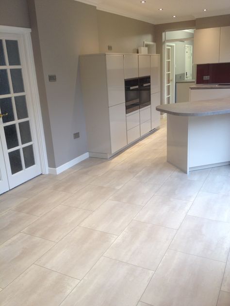 Karndean Opus flooring installed by us - the large tiles work in this stunning Kitchen. Kitchen Dining Flooring Ideas, Kitchen Lino Flooring, Karndean Flooring Kitchen, Open Plan Flooring, Large Floor Tiles, Large Tiles, Hall Flooring, Cleaning Wood Floors, Kitchen Vinyl