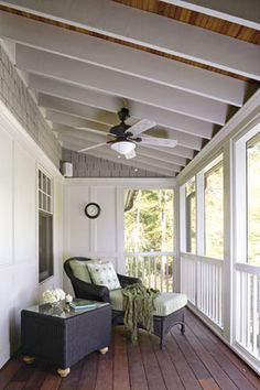 Craftsman porch - columns and tongue & groove ceiling. Description from pinterest.com. I searched for this on bing.com/images Front Porch Design Ideas, Small Craftsman, Porch Design Ideas, Balkon Decor, White Beams, Building A Porch, Home Design Magazines, Front Porch Design, Small Bedrooms