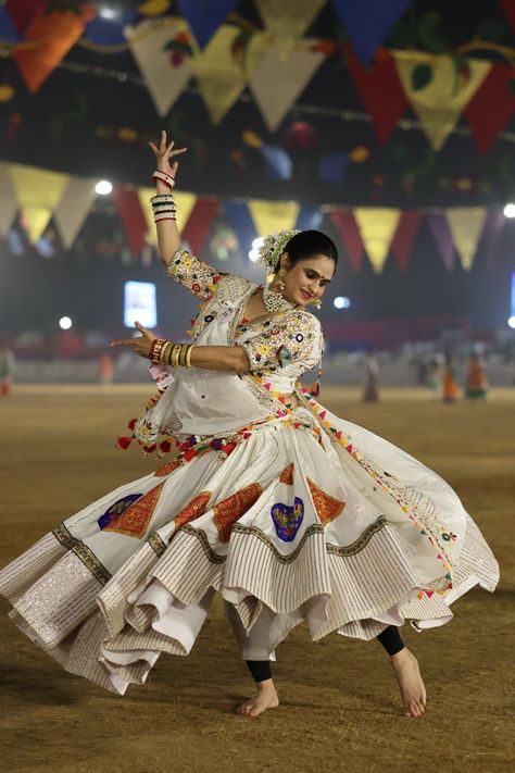 Garbha Costume Aesthetic, Garba Shoot, Navratri Ideas, Garba Outfit, Garba Dance, Shoot Video, Garba Dress, Navratri Collection, Activities Printable