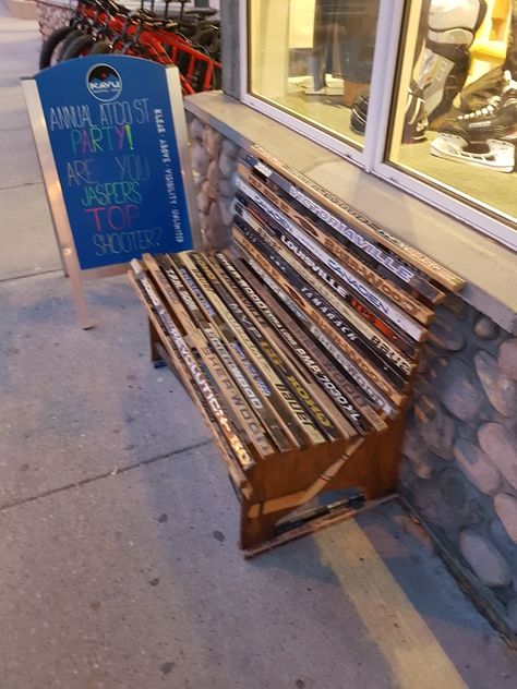 Hockey Stick Furniture, Stick Furniture, Flower Pot Holder, Upcycle Projects, Hockey Stick, Pot Holder, Wood Working, Flower Pot, Flower Pots