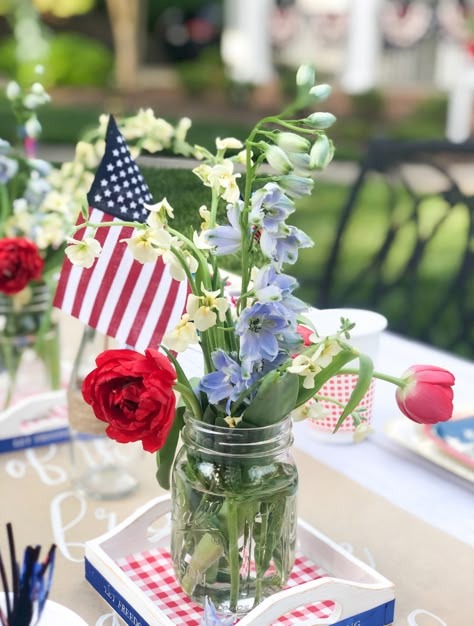 rustic 4th of july centerpiece idea Patriotic Bud Vase, 4th Of July Party Centerpieces, Memorial Day Party Decor, Fourth Of July Centerpiece, Americana Theme Party, July 4th Centerpieces, Patriotic Floral Centerpieces, Fourth Of July Centerpieces Diy, 4th Of July Engagement Party