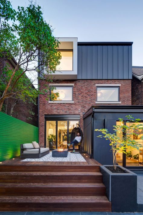 Historic Toronto home gets contemporary update by Post Architecture Small Contemporary House, Dormer House, Old Toronto, Studio Build, Modern Architecture Design, Modern Architecture House, Contemporary House Design, Historic Home, Contemporary Architecture