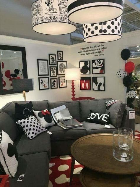 Disney Kids Rooms, Disney House Ideas, Mickey Mouse Room, Mickey Mouse Bedroom, Disney Themed Rooms, Casa Disney, Mickey Mouse House, Deco Disney, Disney Bedrooms