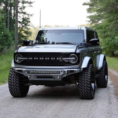 Ford Bronco Concept, Bronco Concept, Bronco Car, Bronco Truck, New Bronco, Ford Suv, Classic Ford Broncos, Dream Cars Jeep, Classic Pickup Trucks