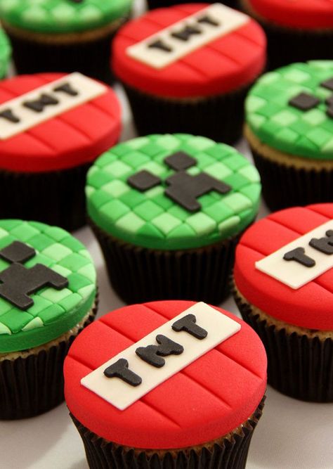 Cupcakes Minecraft, Minecraft Pasta, Minecraft Birthday Decorations, Minecraft Cake Designs, Minecraft Mine, Minecraft Cupcakes, Minecraft Party Decorations, Minecraft Food, Minecraft Birthday Cake