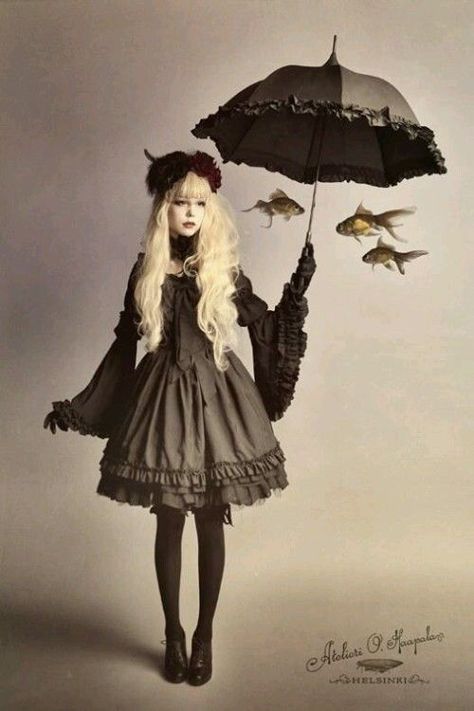 Blond Goth, Blonde Goth, Gothic Mode, Fashion District, Gothic Beauty, Japanese Street Fashion, Mori Girl, Gothic Style, Dark Beauty