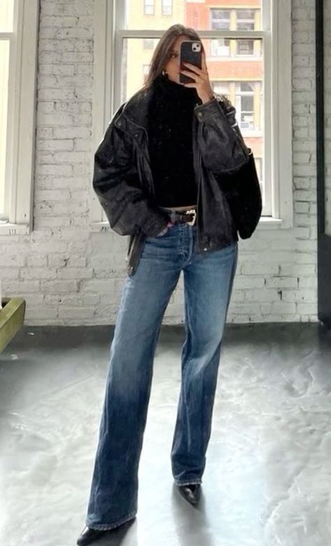 Pointy Boots With Jeans, Belted Jean Jacket Outfit, Jeans And Heel Boots Outfit, Heeled Boots Outfit Jeans, Jeans With Pointy Heels Outfits, Jeans And Pointy Heels Outfits, Pointed Heels With Jeans, Casual Going Out Outfit Fall, Pointy Heels Outfit Jeans