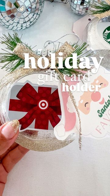 Hobby Lobby Gift Card Ideas, Gift Certificate Holder Ideas, Christmas Ornament Gift Card Holder, Gift Card Christmas Tree, Teacher Gift Card Ideas Christmas, Cute Gift Card Presentation, Gift Card Christmas Ideas, Gift Card Presentation Ideas, Christmas Gift Card Presentation