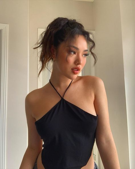 REVOLVE on Instagram: “Hi!! @bbyambi here, I’m Canadian born & I love to share my fave outfits on my platform! I’m also obsessed with traveling & trying new foods…” Halter Top Hairstyles, Top Hairstyles, Material Girls, Fashion Pictures, Halter Top, Aesthetic Clothes, Party Outfit, Asian Beauty, Backless Dress