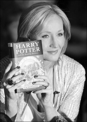 J.K. Rowling Michel De Montaigne, J K Rowling, Harry Potter Series, Mischief Managed, Selling Books, Favorite Authors, Inspirational People, Book Authors, Love Book