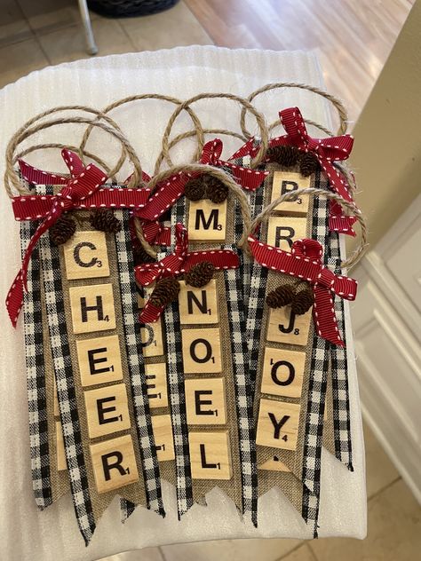 Scramble Tile Crafts, Scrabble Letter Ornaments Diy, Scrabble Letter Crafts Christmas, Scrabble Decorations, Scrabble Tile Crafts Christmas Gifts, Scrabble Tile Crafts Diy, Letter Christmas Ornaments, Christmas Scrabble Tiles, Christmas Craft Easy