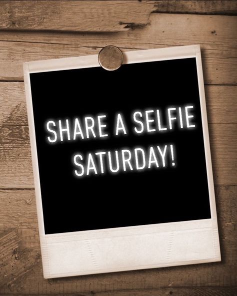 Saturday Engagement Posts Social Media, Morning Sunshine Quotes, Social Saturday, Saturday Good Morning, Selfie Saturday, Interaction Posts, Daily Intentions, Night Selfie, Interactive Post