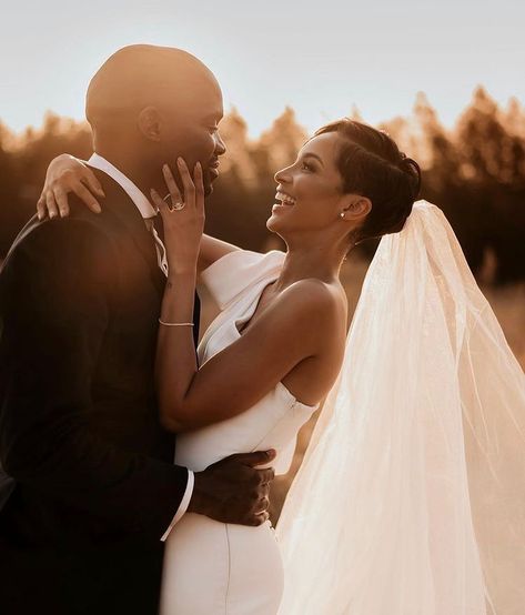 Weddings OnPoint on Instagram: "Gorgeous! 🔥🔥 ________________________________ Bride @liesllaurie Groom @drmusamthombeni Photos @mandy_stander_ Dress @weddingboutiquesa…" Black Wedding Couple Poses, Engagement Dress Black Women, Creative Wedding Portraits, Happy 1 Month Anniversary, Black Couple Wedding, Wedding Mountains, 1 Month Anniversary, Happy 1 Month, Bride Groom Photoshoot