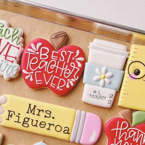 Mayra Cepeda on Instagram: "Teacher Appreciation Cookies will be up for pre-ordering on Friday April 19th at 2:00PM #cookies #sugarcookies #sugrdecoratedcookies #sabaker #safoodie #teacher #teacherappreciationcookies #teacherappreciation #sanantoniotx #safoodie" Back To School Cookies For Teachers, Teacher Sugar Cookies, Teacher Appreciation Quotes Inspiration, Cookies For Teachers, Teacher Appreciation Cookies, Appreciation Cookies, Teacher Cookies, School Cookies, Teacher Appreciation Quotes