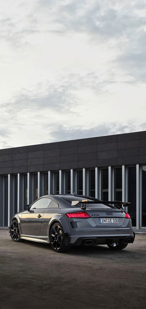 Audi TT RS Iconic Edition 2022 Engine: 2.5L Inline 5 Turbo Power: 294 kW / 400 hp Torque: 480 Nm / 354 lb-ft Weight: 1,475 kg / 3,252 lbs 0-100 kph: 3.7 seconds Top Speed: 280 kph / 174 mph Audi Etron Gt Rs Wallpaper, Audi Ttrs, Audi Tt Roadster, Normal Cars, Audi Tt Rs, Hot Weels, 7 Seconds, Volkswagen Group, Getaway Car