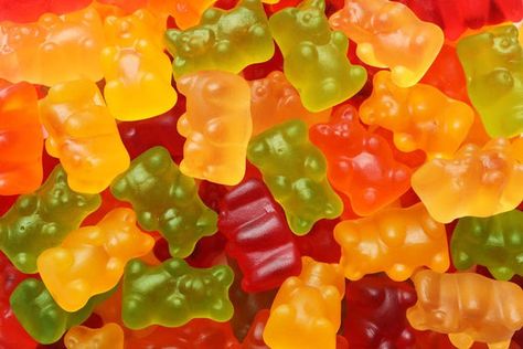 How To Make Gummies, Homemade Gummy Bears, Homemade Gummies, Thc Gummies, Cannibis Recipes, Gummies Recipe, Bear Recipes, Best Edibles, Coconut Oil Recipes