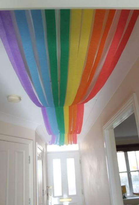 Rainbow Paper Decorations, Rainbow Ceiling Decorations Classroom, Rainbow Party Streamers, Rainbow Streamers Ceiling, Rainbow School Theme, Hallway Birthday Decoration, Rainbow Streamers Decorations, Rainbow Birthday Ideas Decoration, Rainbow Hallway Decoration School