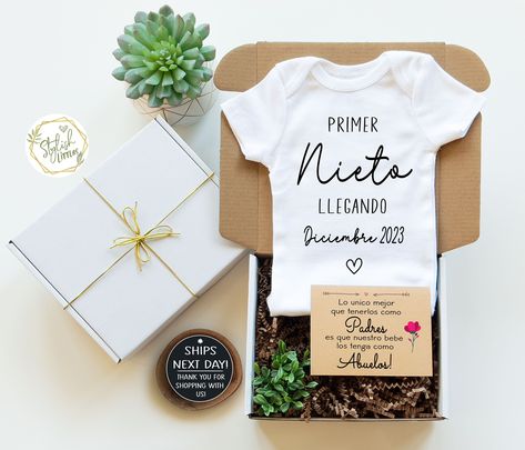 Baby Surprise Announcement, Baby Onesie Gift, Pregnancy Reveal Gifts, Baby Announcement Onesie, Announcement Onesie, Pregnancy Announcement Onesie, Surprise Baby, New Grandparents, Box Baby