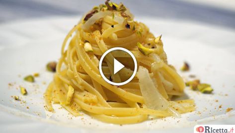 Bavette cipolle, bottarga e pistacchi Spaghetti, Chef, Pasta, Ethnic Recipes