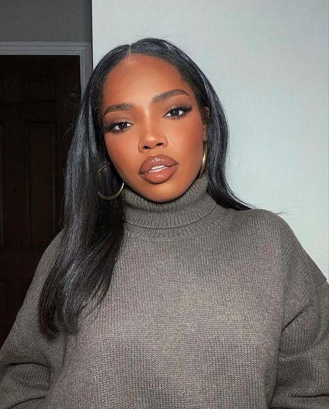 Ryan Destiny Makeup, 2000s Black Women, 2000s Makeup Looks, Ryan Destiny, 90s Makeup Look, Foundation Stick, Makeup For Black Skin, Cream Face, Black Women Makeup