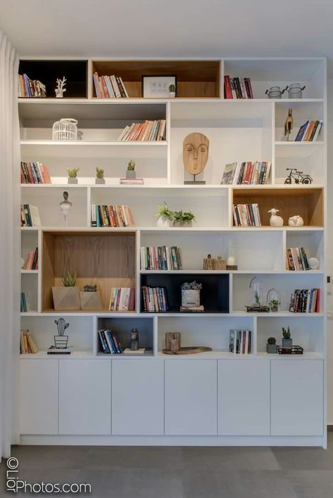 could be nice detail to right of fireplace where you can store toys and display books etc Bedroom Cabinet, Built In Shelves Living Room, Bookshelves In Living Room, Kabinet Dapur, Bedroom Cabinets, Home Library Design, Best Bedroom, Bookshelf Design, Living Room Shelves