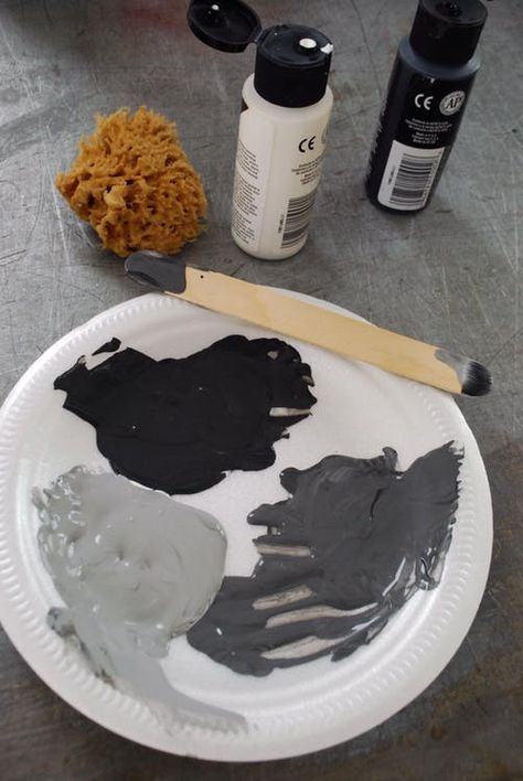 How To Make a Painted Faux Marble Table Top | Apartment Therapy Faux Black Marble Countertop, Faux Black Marble, Marble Effect Paint, Diy Marble Table, Painting Bathroom Countertops, Painting Counters, Black Marble Countertops, Painted Table Tops, Faux Marble Paint