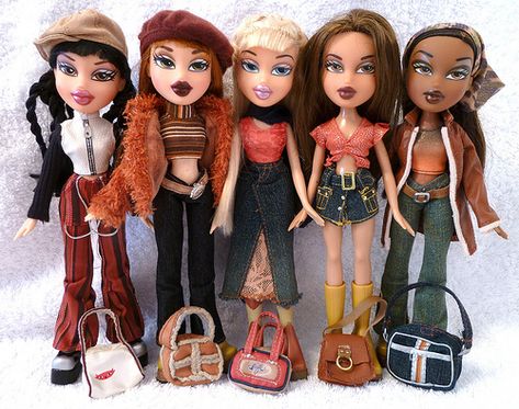 Bratz Xpress It Dolls | I think I had all of these, I may have had a different one of Megan though (2nd from the left). Bratz Xpress It, Bratz Clothing, Bratz Clothes, Black Bratz, Black Bratz Doll, Bratz Doll Outfits, Brat Doll, Bratz Girls, Bratz Inspired Outfits