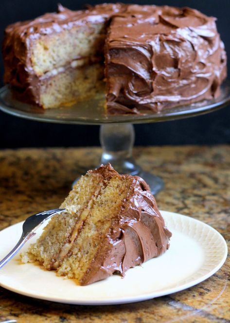 Banana Layer Cake Recipe, Banana Layer Cake, Banana Crumb Cake, Banana Cakes, Ripe Banana Recipe, Cake With Chocolate Frosting, Banana Bread Cake, Chocolate Banana Cake, Chocolate Cream Cheese Frosting