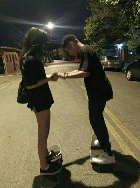 Couple Skater, Skater Couple, Grunge Couple, Dream Relationship, Skater Aesthetic, Shotting Photo, Me N Who, Could Be Us, Mia 3