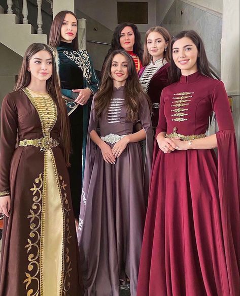 Georgian Dress, Turkish Clothing, Turkish Dress, Gowns Dresses Elegant, Pose Fotografi, Elegant Dresses Classy, Muslim Fashion Dress, Wedding Dresses For Girls, Muslimah Fashion Outfits