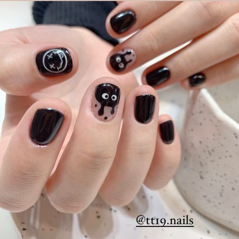 Korea Nails, Shellac Nail Colors, Classy Nail Art Ideas, Minimal Nails Art, Beauty Hacks Nails, Retro Nails, Asian Nails, Hello Nails, Hippie Nails